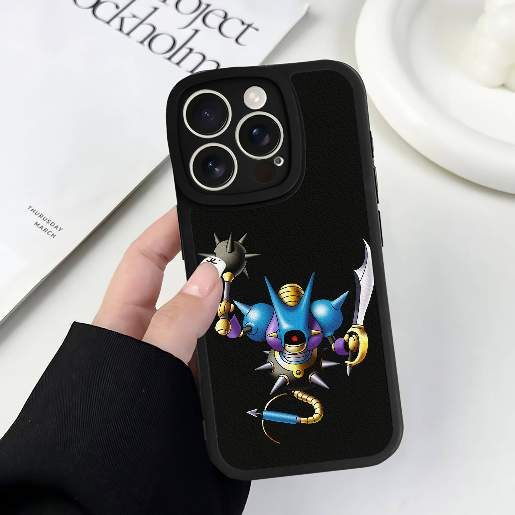 （画像用） ドラゴンクエスト Doragon Kuesuto Dragon Quest 【iPhone 16シリーズ対応】シリコンスマホケース（レザー調） 材質：シリコン